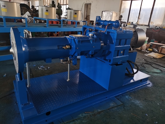 ซื้อ 22Kw ร้อน Feed ยาง Extruder ใช้ 120mm ความแข็งแรงสูง ทนทานการสวม online manufacture