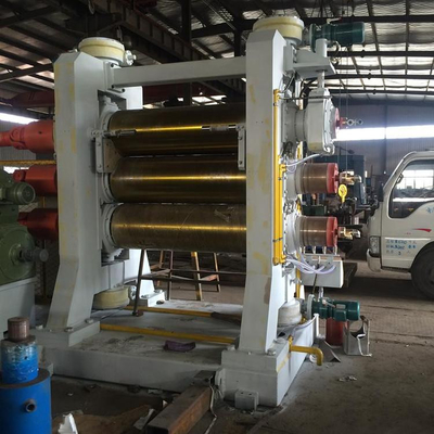 200 ℃ อุณหภูมิสูงสุด 3 เครื่องรีดปฏิทิน ความเร็วลูกกลิ้ง 0-20 เมตร/นาที