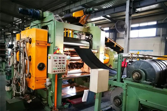 เครื่องทําความร้อนไฟฟ้า เครื่องทําความร้อน 3 รอลล์ ความเร็ว 0-20m/Min และความดันสูงสุด 10MPa
