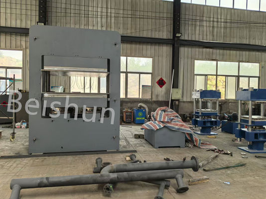 ราคาดี เครื่องอัดยางวัลคาไนซ์แผ่นความร้อนขนาดใหญ่ 1500x1500 มม. พร้อมแรงดัน 800 ตัน สำหรับการวัลคาไนซ์ที่สม่ำเสมอ ออนไลน์